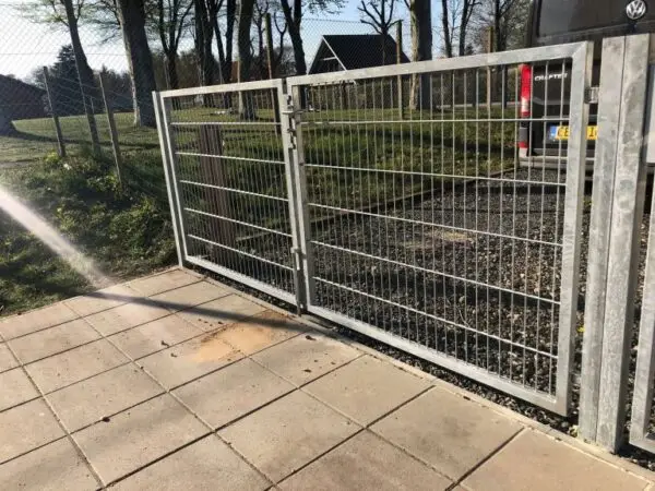 Panelhegns dobbellåge